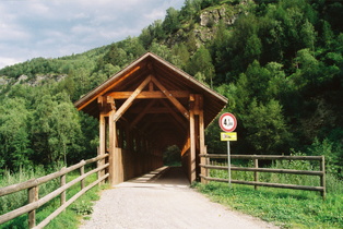Brücke über die Etsch im Verlauf des Radweges