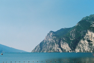 Lago di Garda, Blick vom Nordufer auf das Westufer