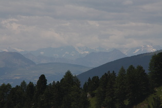 Zoom auf den Alpenhauptkamm