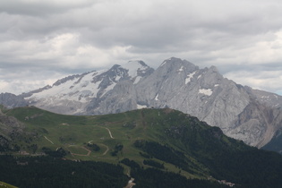 Zoom auf die Marmolada, den höchsten Berg der Dolomiten
