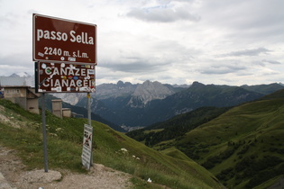 Passo Sella, Schild auf der Passhöhe