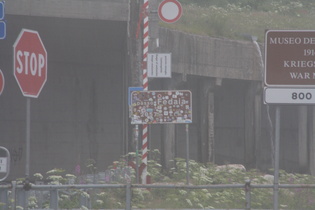 Passo di Fedaia, Schild auf der Passhöhe