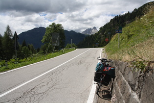 Passo di Falzarego, Abzweigung nach Livinallongo del Col di Lana