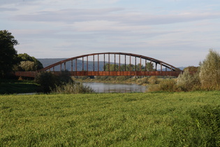 Eisenbahnbrücke über die Weser bei Corvey