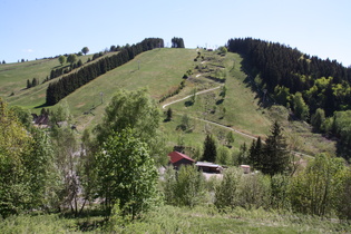 … der Matthias-Schmidt-Berg mit Skilift und Sommerrodelbahn