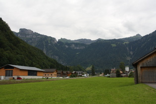 Kanisfluh (links), dahinter die Damülser Berge mit der Damülser Mittagsspitze (rechts)