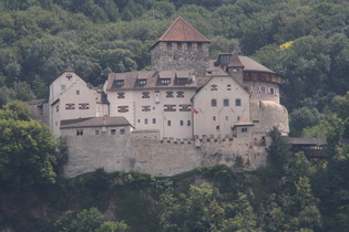 Zoom auf das Schloss Vaduz