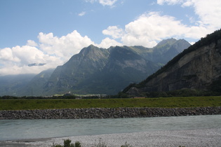 Blick auf Balzers, etwa in Bildmitte liegt die Grenze zur Schweiz