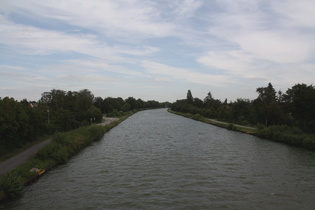 der Mittellandkanal in Garbsen, Blick nach Osten