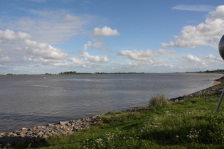 die Weser bei Nordenham, Blick nach Südosten