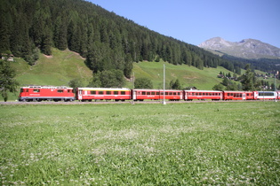 die Rhätische Bahn auf der Fahrt von Davos-Platz nach Davos-Frauenkirch