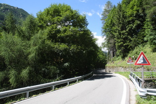 Splügenstraße unterhalb der zehn Kehren unterhalb von Pianazzo