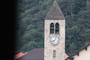 Dauerläuten um kurz nach Acht vom Kirchturm der Pfarrkirche Santa Maria Assunta