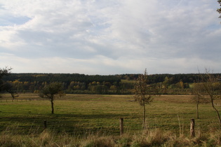 Blick von Silberborn über das Tal der Holzminde nach Westen