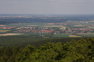 Zoom auf Wennigsen, dahinter Lemmie, Weetzen und Hannover