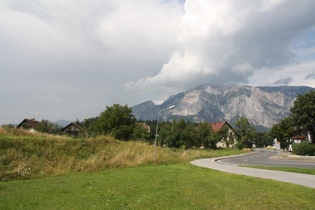 Blick über Thörl-Maglern auf den Col del Cacciatore