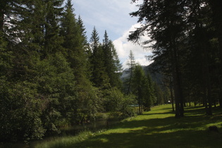 der Antholzerbach unterhalb des Antholzer Sees, Blick flussaufwärts …