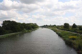 der Mittellandkanal in Hannover-Vahrenwald, Blick nach Osten