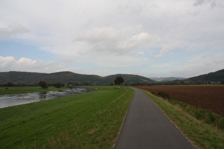 die Weser zwischen Forst und Holzminden, Blick flussabwärts