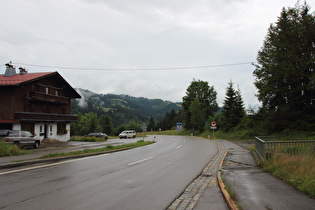 Staatsgrenze im Tannheimer Tal, Blick voraus nach Österreich