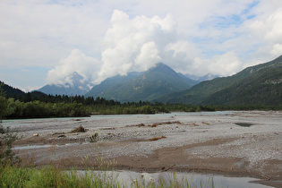 Blick über den Lech flussaufwärts