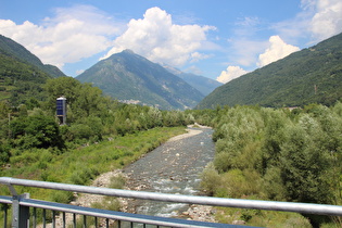 die Adda zwischen Mazzo di Valtellina und Vione, Blick flussaufwärts …