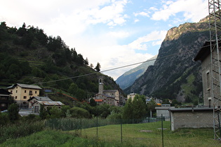 in La Prese, Blick talaufwärts auf eine Engstelle im Valtellina