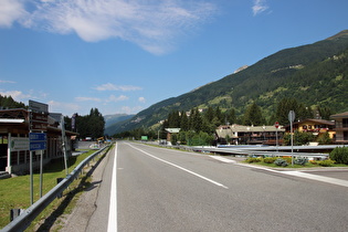 unteres Ende der Westrampe des Passo del Tonale und der Südrampe des Passo di Gavia
