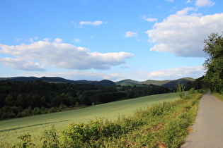Lennetal zwischen Schmallenberg und Winkhausen, Blick talaufwärts