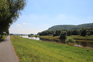 … und Blick über die Weser nach Süden