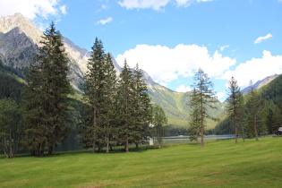 Blick über den Antholzer See Richtung Staller Sattel