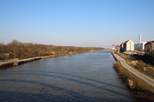 … Blick über den Mittellandkanal nach Osten …