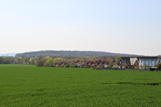 Zoom über Velber auf den Benther Berg