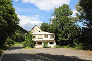 verfallendes Haus im Forstbachtal