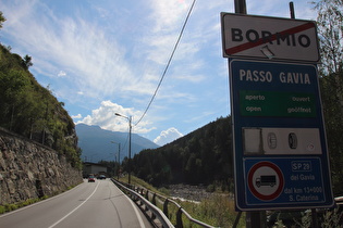 am Westrand von Bormio und unterem Ende des Valfurva ein wichtiger Hinweis an der Strada Provinciale 29 del Gavia