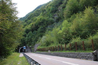 oberes Portal des Tunnels in der Gola di Scaletta