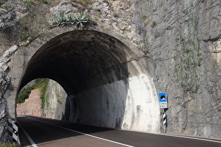 … und Blick zum Tunnel Valmarsa