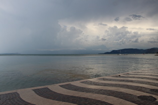 … in den Lago di Garda abfließendes Wasser, …