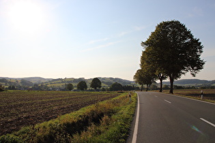 … und Blick nach Nordwesten über Wangelnstedt zum Waseberg