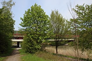 Brücke über den Mittellandkanal mit Messeschnellweg und Radweg