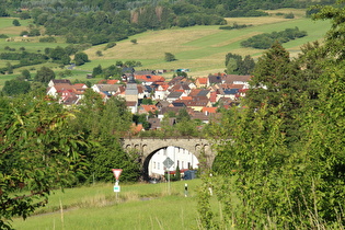 Zoom auf eine Brücke der stillgelegten Bahnstrecke Velmeden–Eichenberg