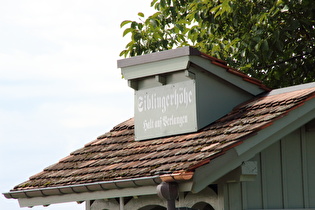 Schild am historischen Wartehäuschen der „Strassenbahn Schaffhausen–Schleitheim“