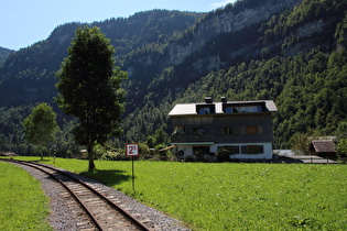 in der Talenge, Blick über die Bregenzerwaldbahn talaufwärts …