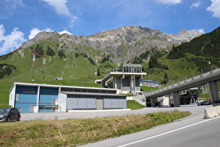 in Alpe Rauz, Blick auf v. l. n. r. Ochsenbodenkopf, Guggahüreli, Trittkopf und Pazüelfernerspitze