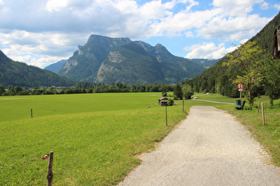 … und Blick talabwärts auf die Südflanke der Chiemgauer Alpen