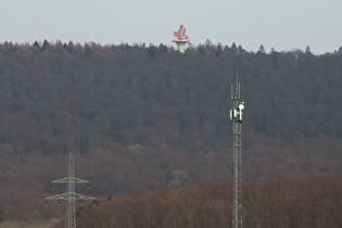 Zoom auf den Höfeler mit der Radarstation der Deutschen Flugsicherung