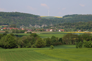 Zoom über Grave auf die Weserklippen bei Steinmühle