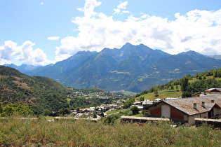 in Arliod Superiore, Blick über Variney ins Vallée d’Aoste
