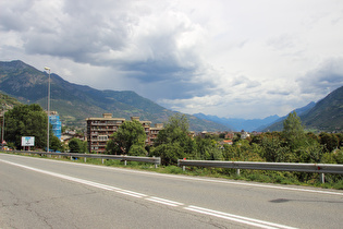 Blick über Aosta talabwärts