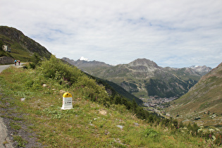 8 km bis zur Passhöhe, Blick auf Val d'Isere und Rocher de Bellevarde